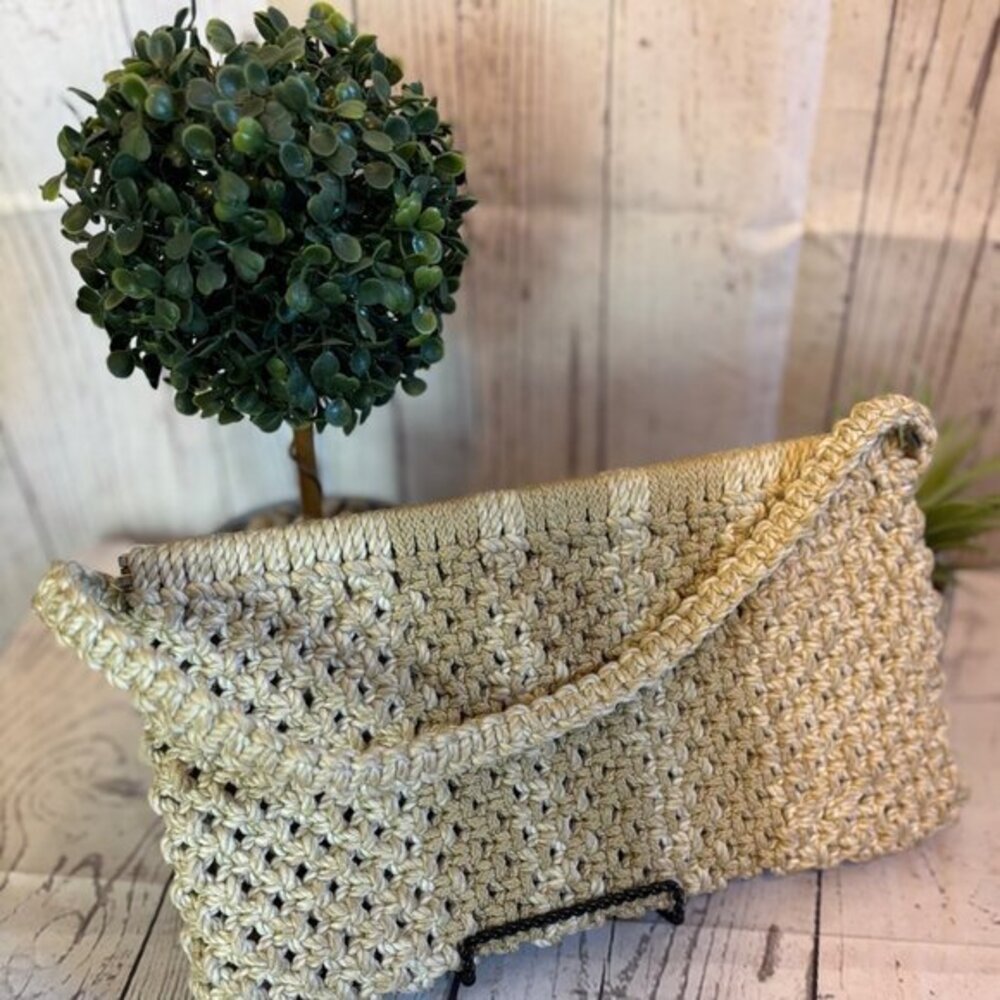 Vintage Macrame Tan & beige Spring Closure Clutch With Handle Handbag